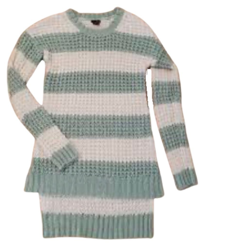 RUE21 Long High Low Slit Cut Knitted Sweater